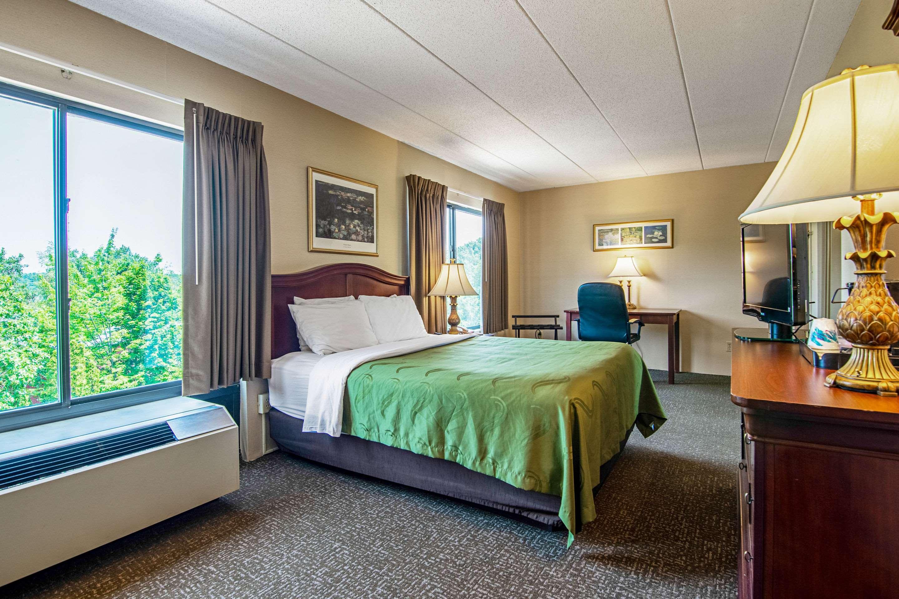 Quality Inn Portsmouth Exteriör bild