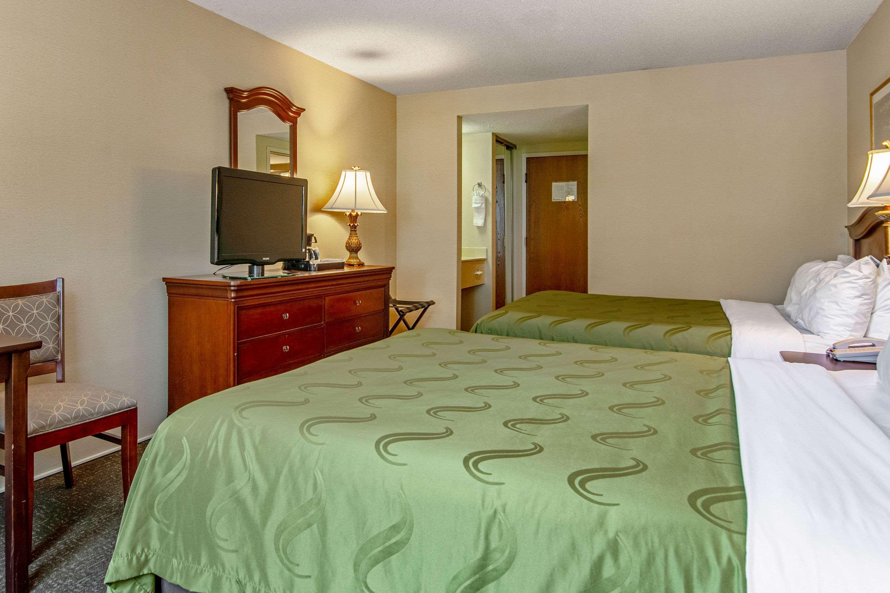 Quality Inn Portsmouth Exteriör bild