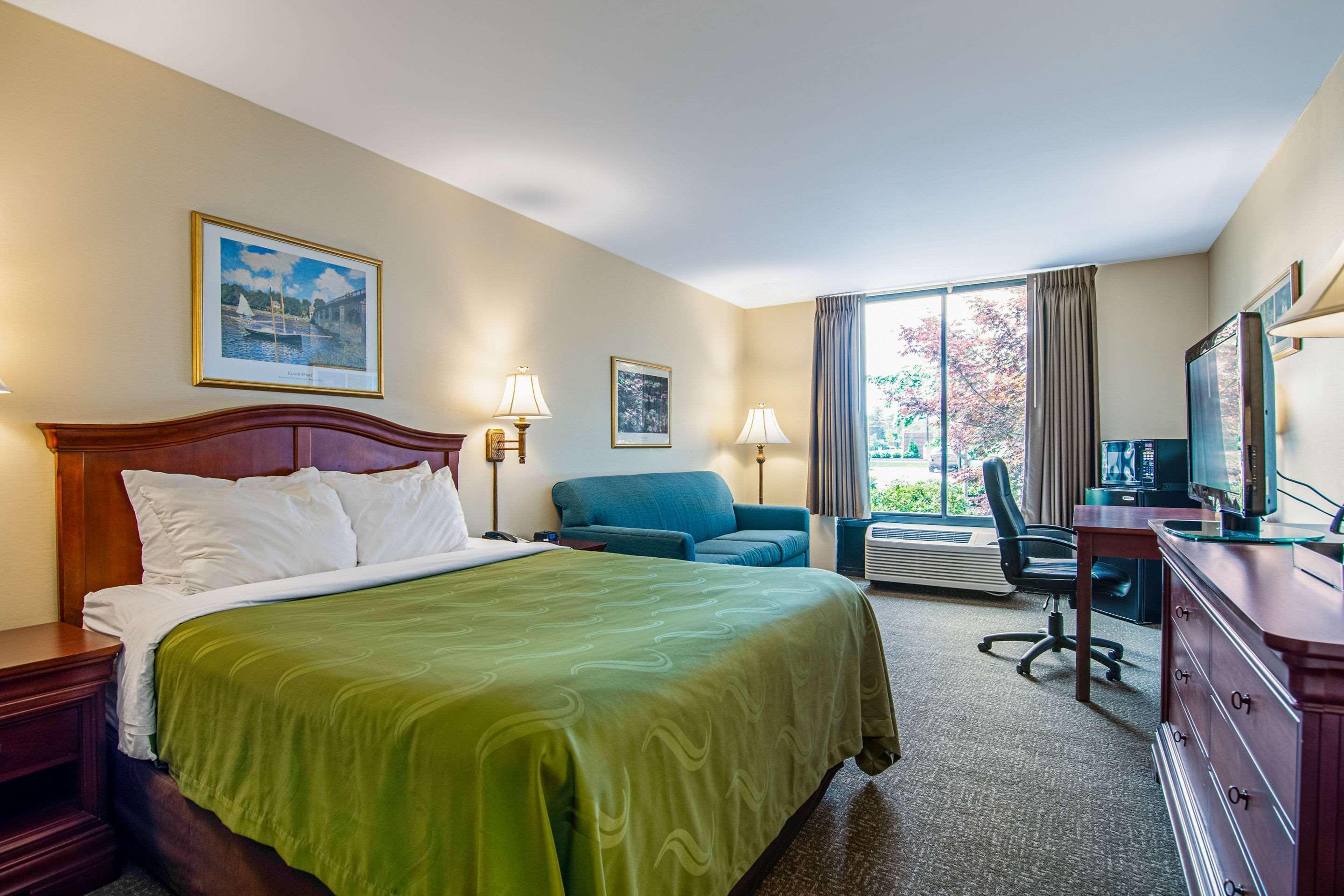 Quality Inn Portsmouth Exteriör bild